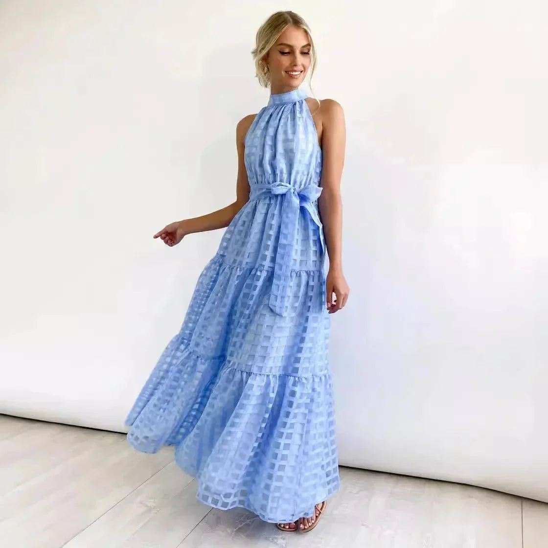Vestido largo de mujer sin mangas con estampado chic y cinturón