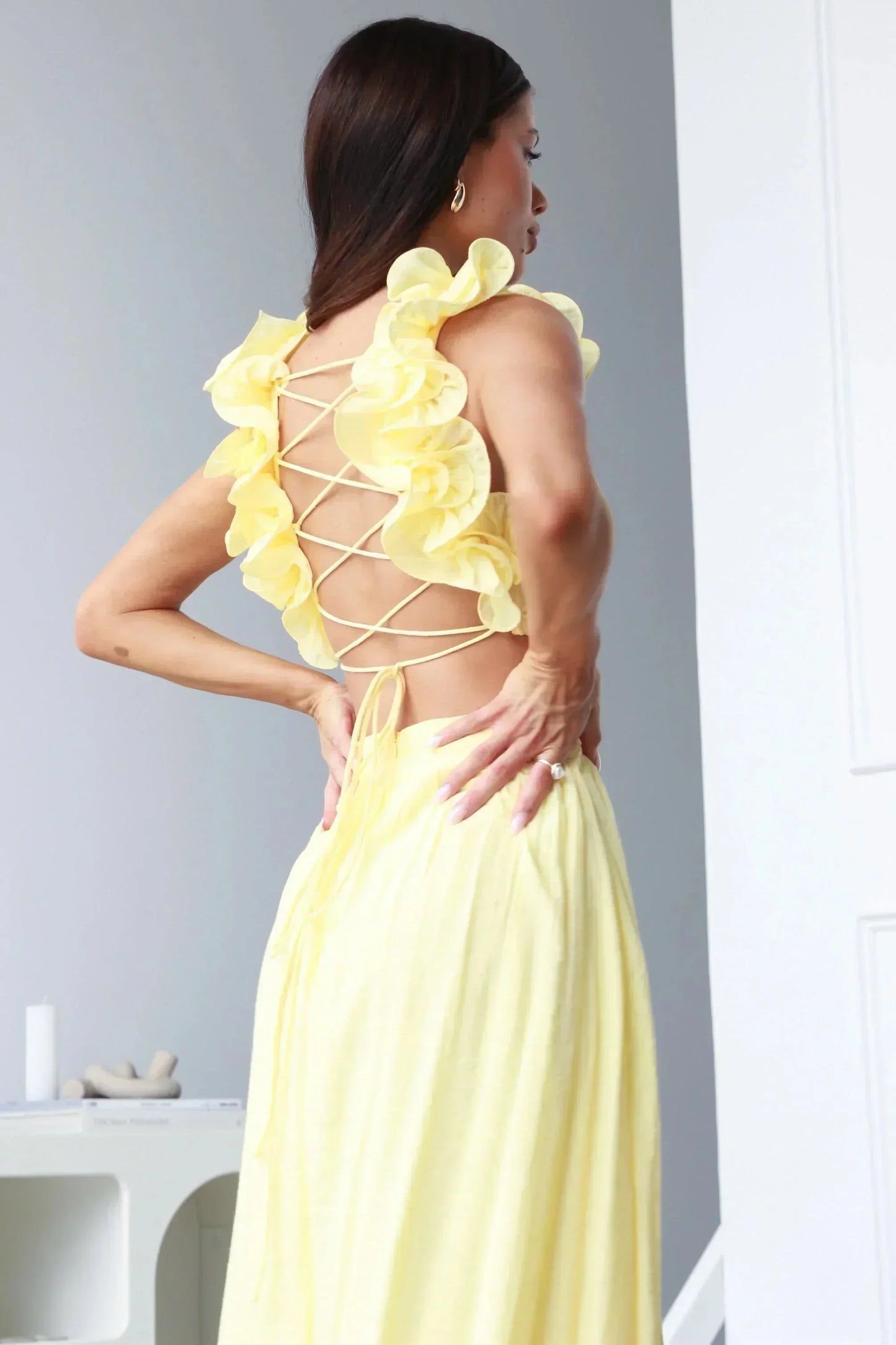 Vestido largo mujer amarillo con escote en V y Hombro floreado
