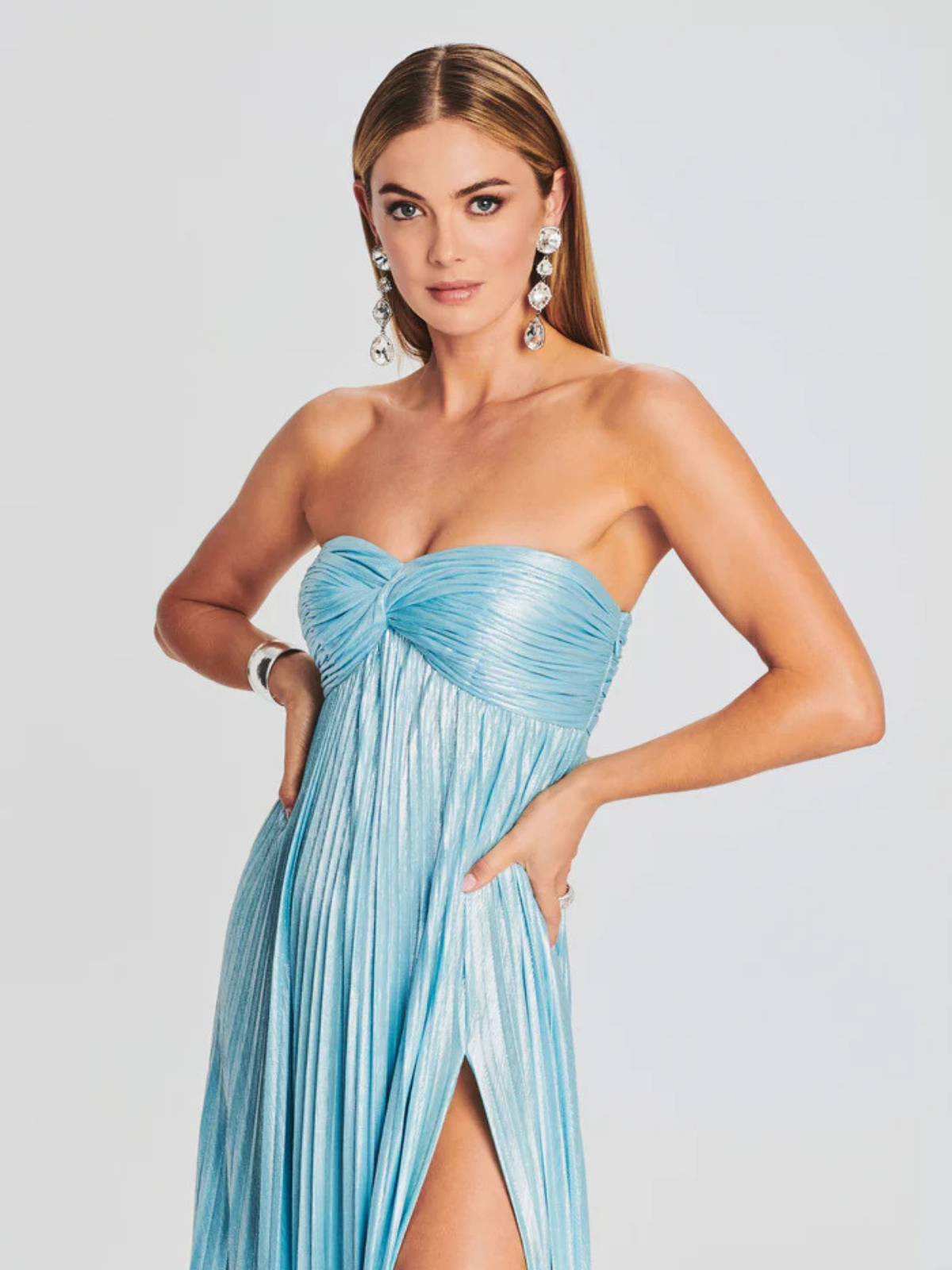 Vestido largo mujer sin tirantes cuerpo retorcido abertura alta plisado