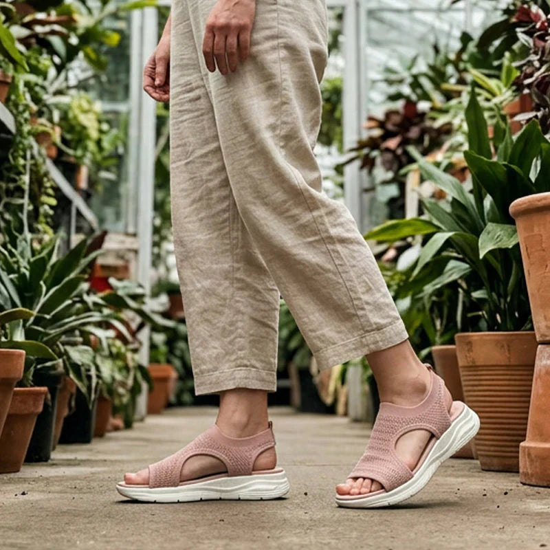 Cómodas sandalias planas y transpirables