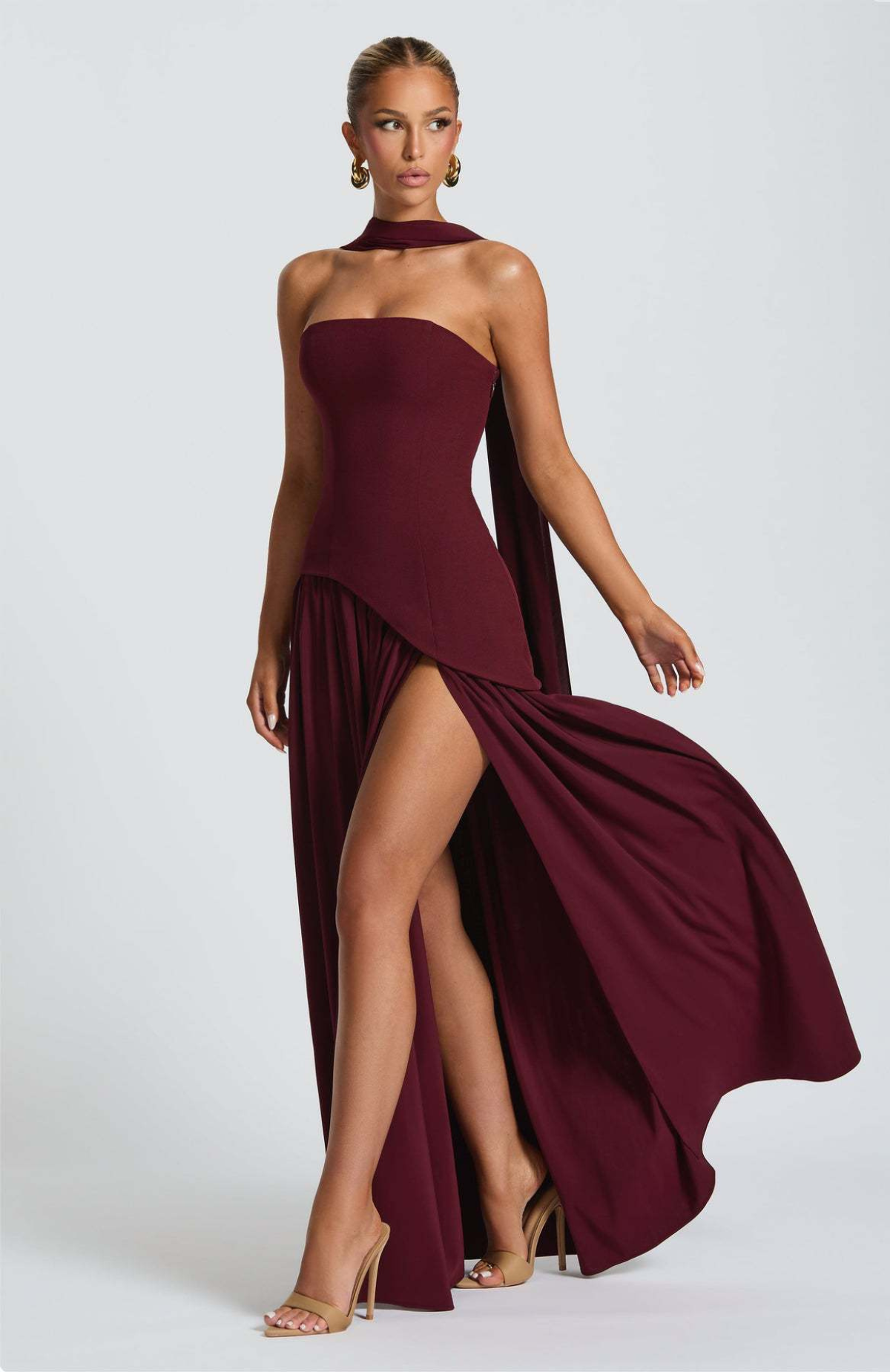 Vestido largo mujer sin tirantes cuello pañuelo espalda corsé abertura alta