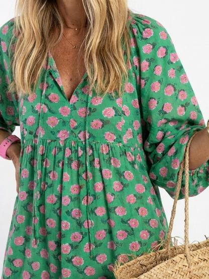 Flora | Vestido midi de capas con estampado floral y escote en V