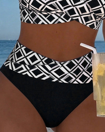 Bikini de dos piezas con corte tipo sujetador y estampado de rombos
