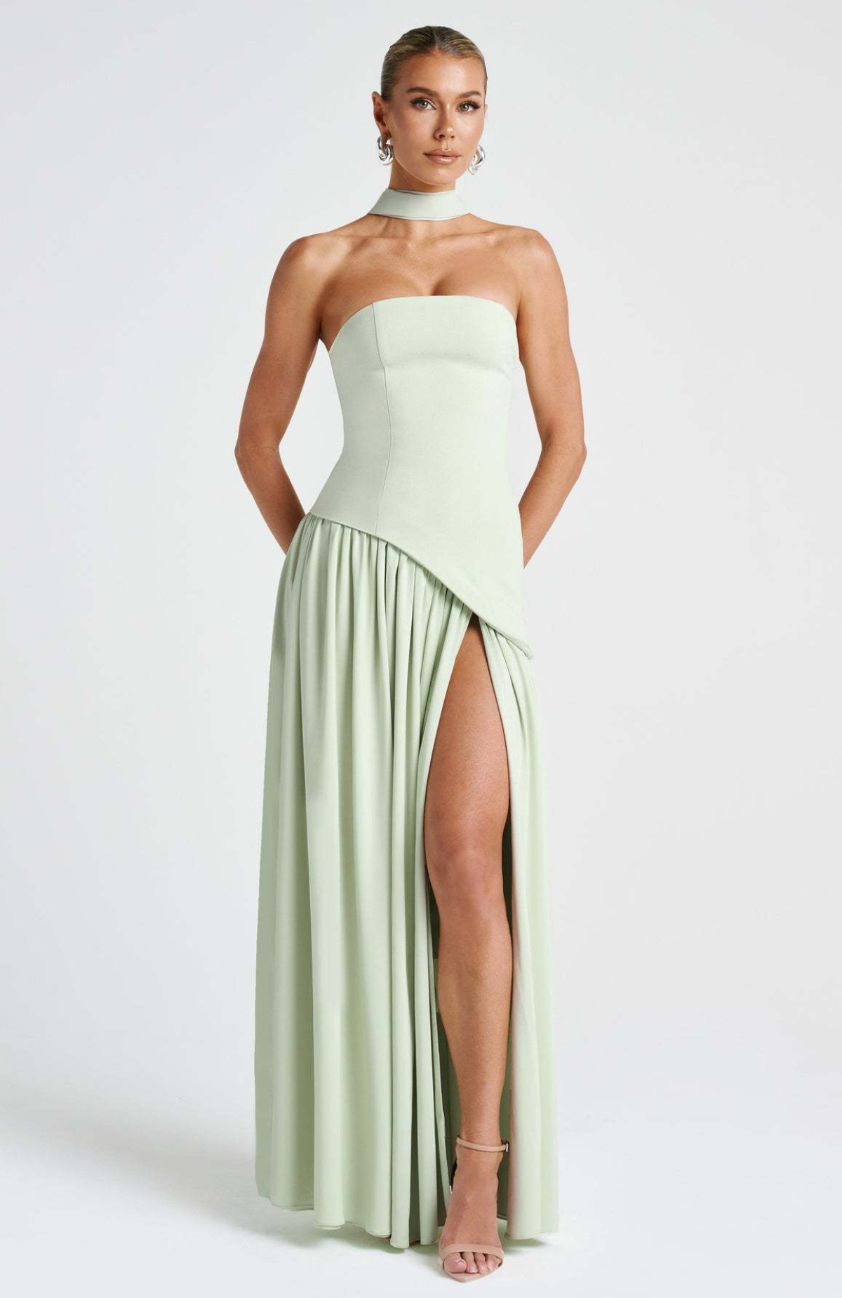 Vestido largo mujer sin tirantes cuello pañuelo espalda corsé abertura alta