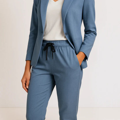 BEATRIZ™  | Elegancia moderna en un conjunto cómodo.