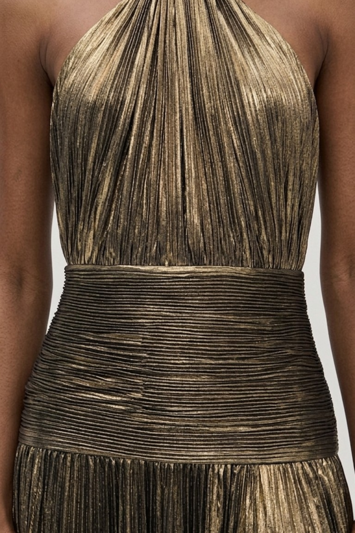 Vestido largo mujer cuello halter plisado con abertura espalda descubierta