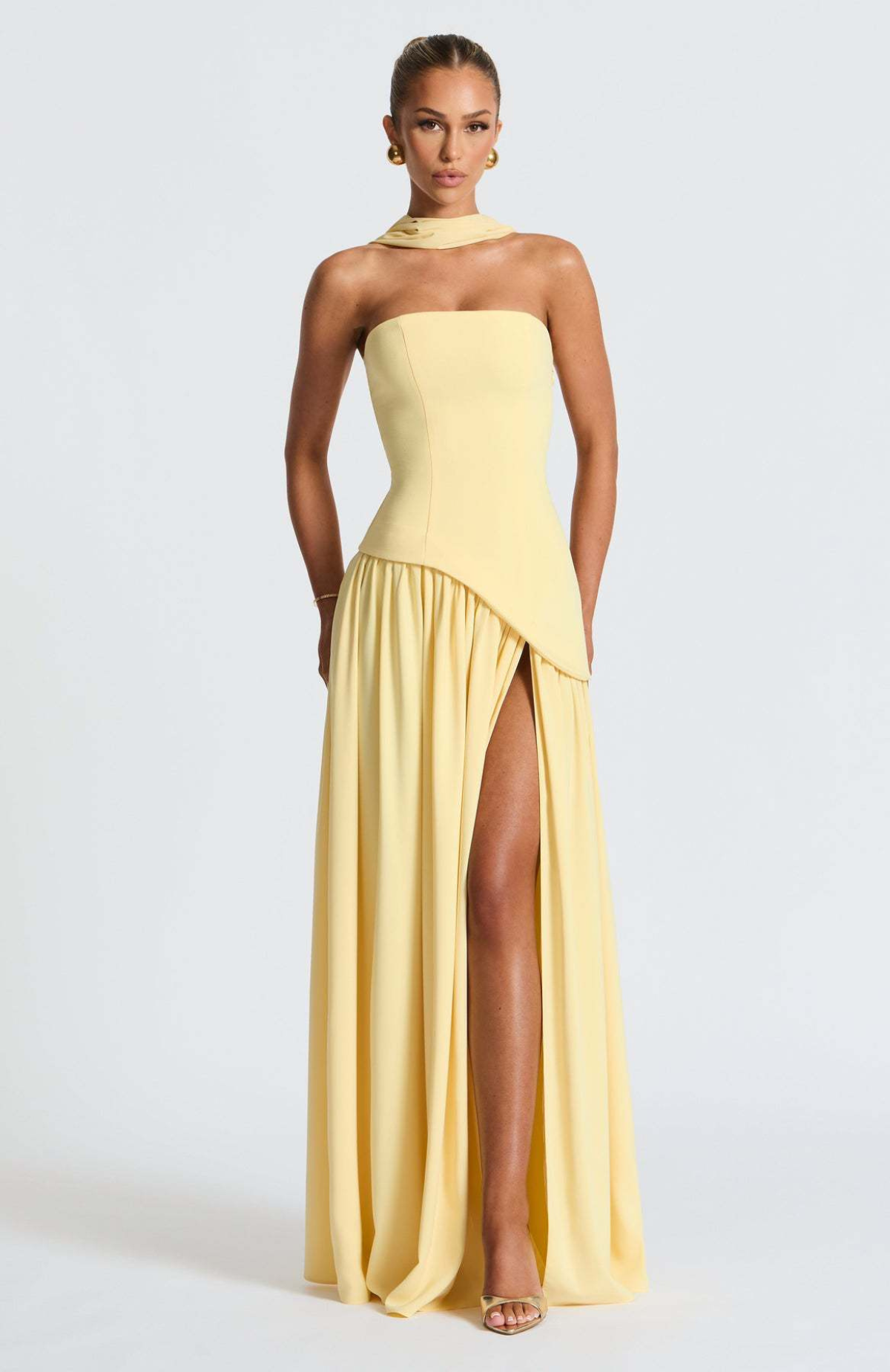 Vestido largo mujer sin tirantes cuello pañuelo espalda corsé abertura alta