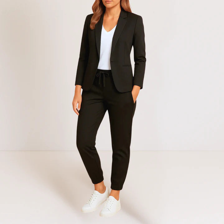 BEATRIZ™  | Elegancia moderna en un conjunto cómodo.