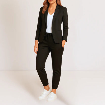 BEATRIZ™  | Elegancia moderna en un conjunto cómodo.