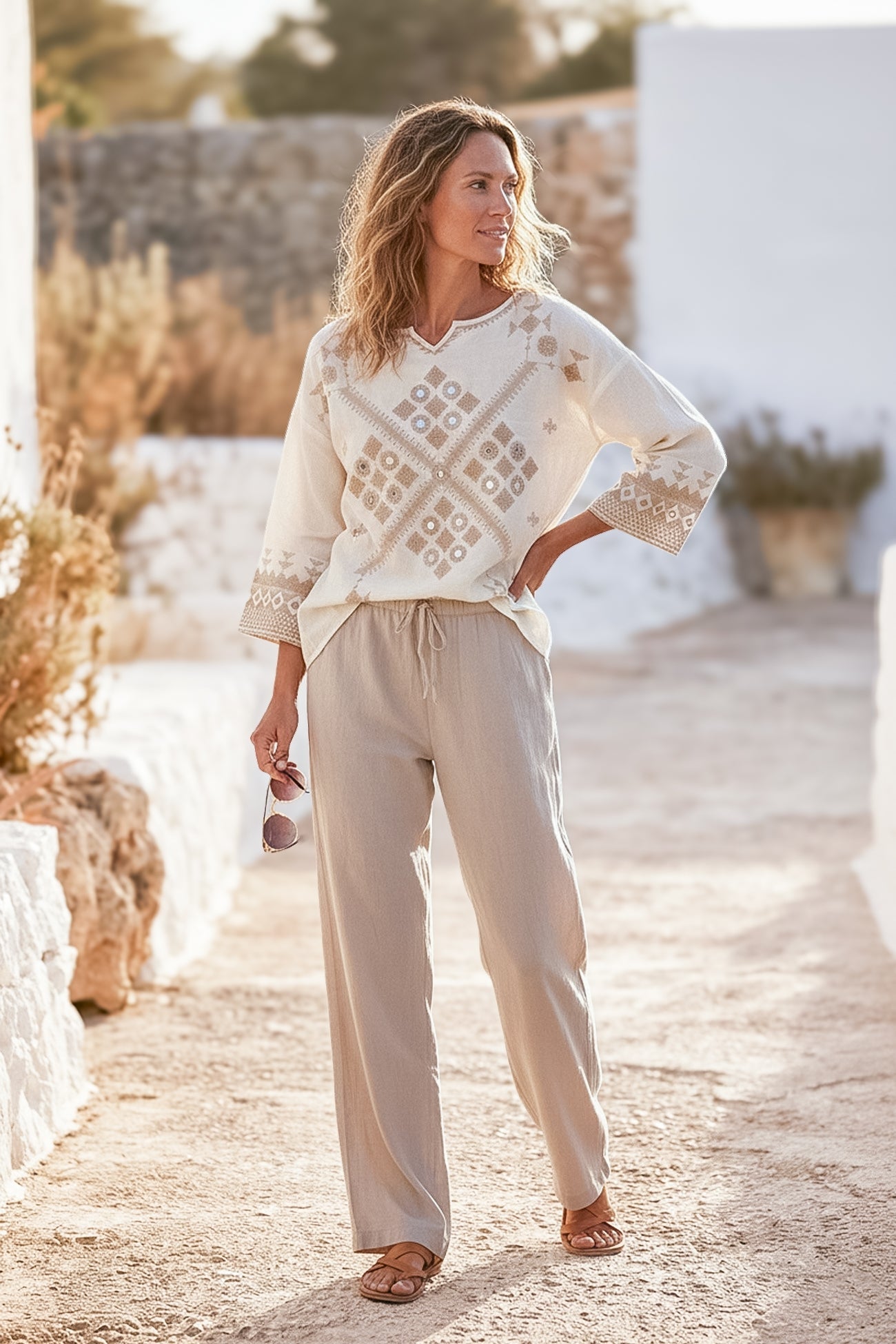 LAIA™ | Pantalón Bordado Beige