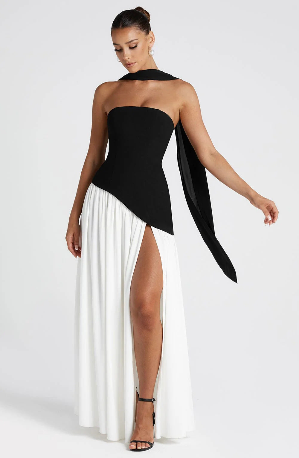 Vestido largo mujer sin tirantes cuello pañuelo espalda corsé abertura alta