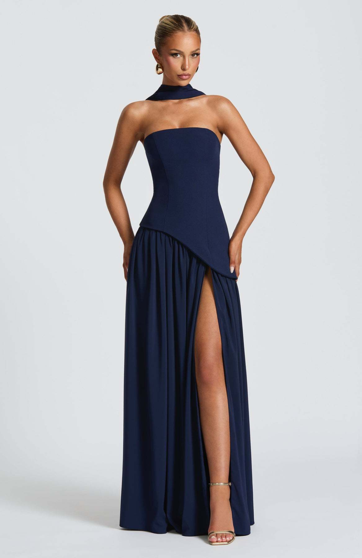 Vestido largo mujer sin tirantes cuello pañuelo espalda corsé abertura alta