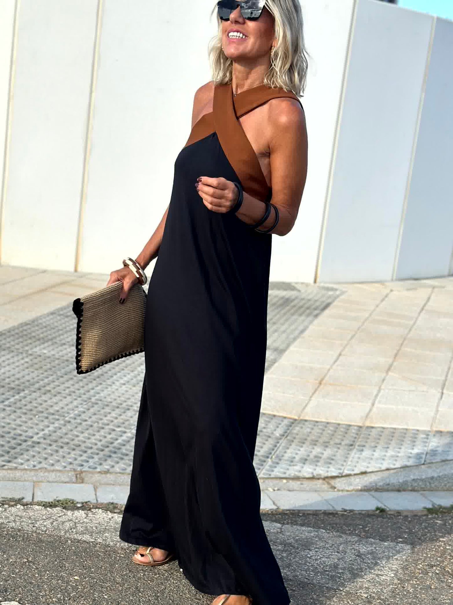 Sienna™ | Vestido elegante con espalda abierta y escote halter