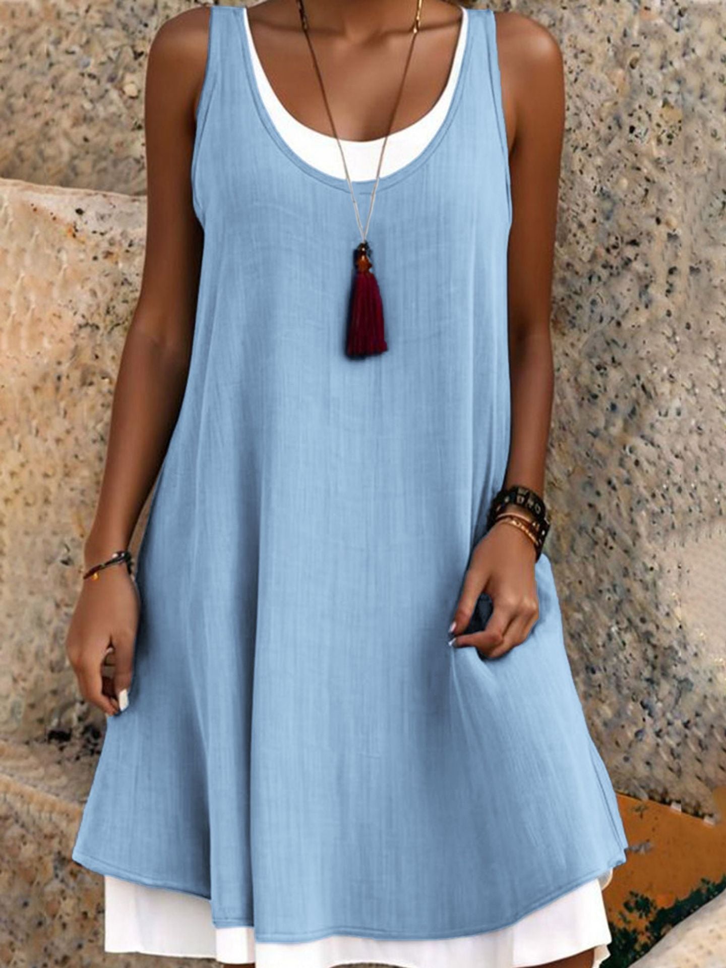 Vestido veraniego sin tirantes con efecto superpuesto