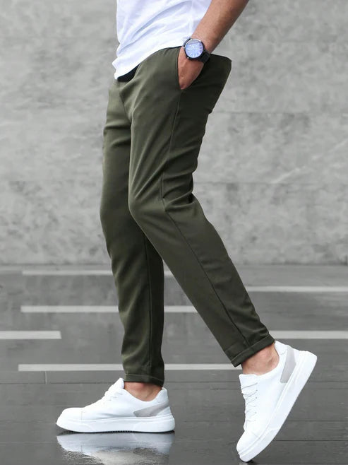 ILIA™ | Pantalón deportivo con corte ajustado