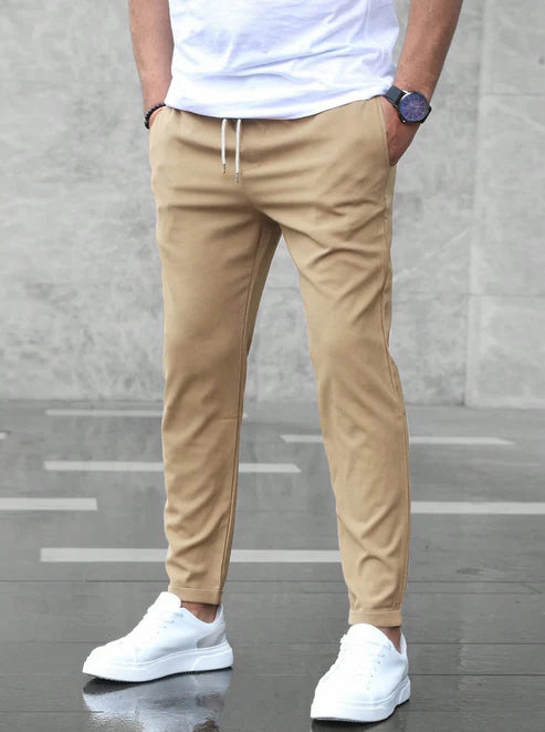 ILIA™ | Pantalón deportivo con corte ajustado