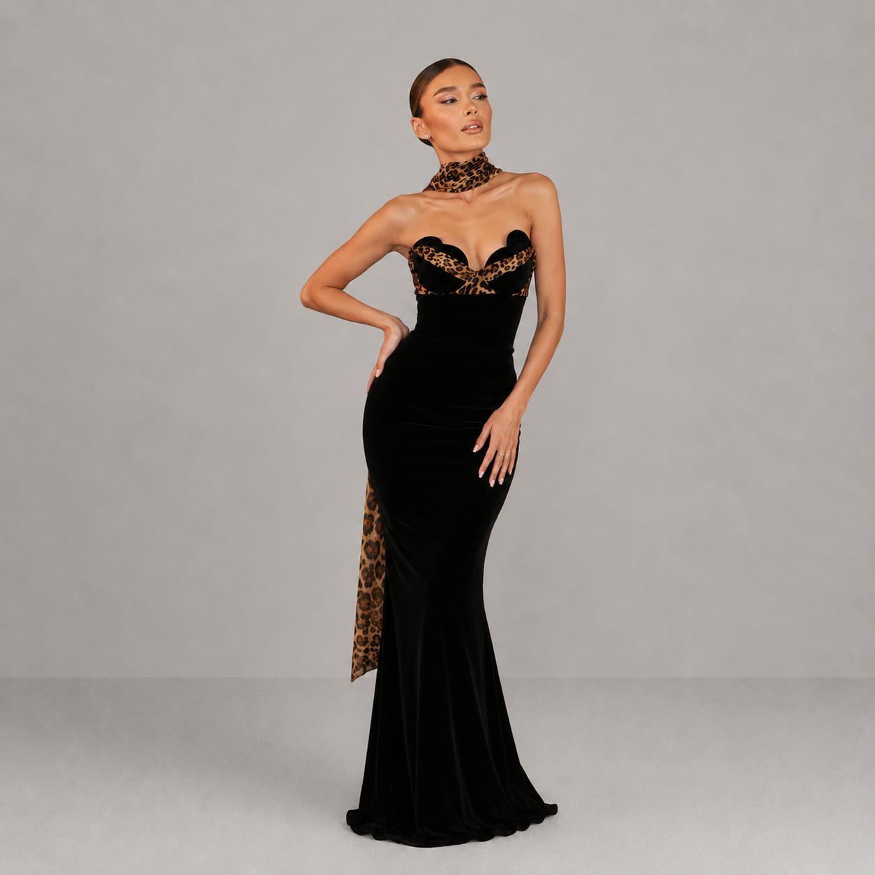Vestido largo de mujer negro estampado leopardo sin mangas
