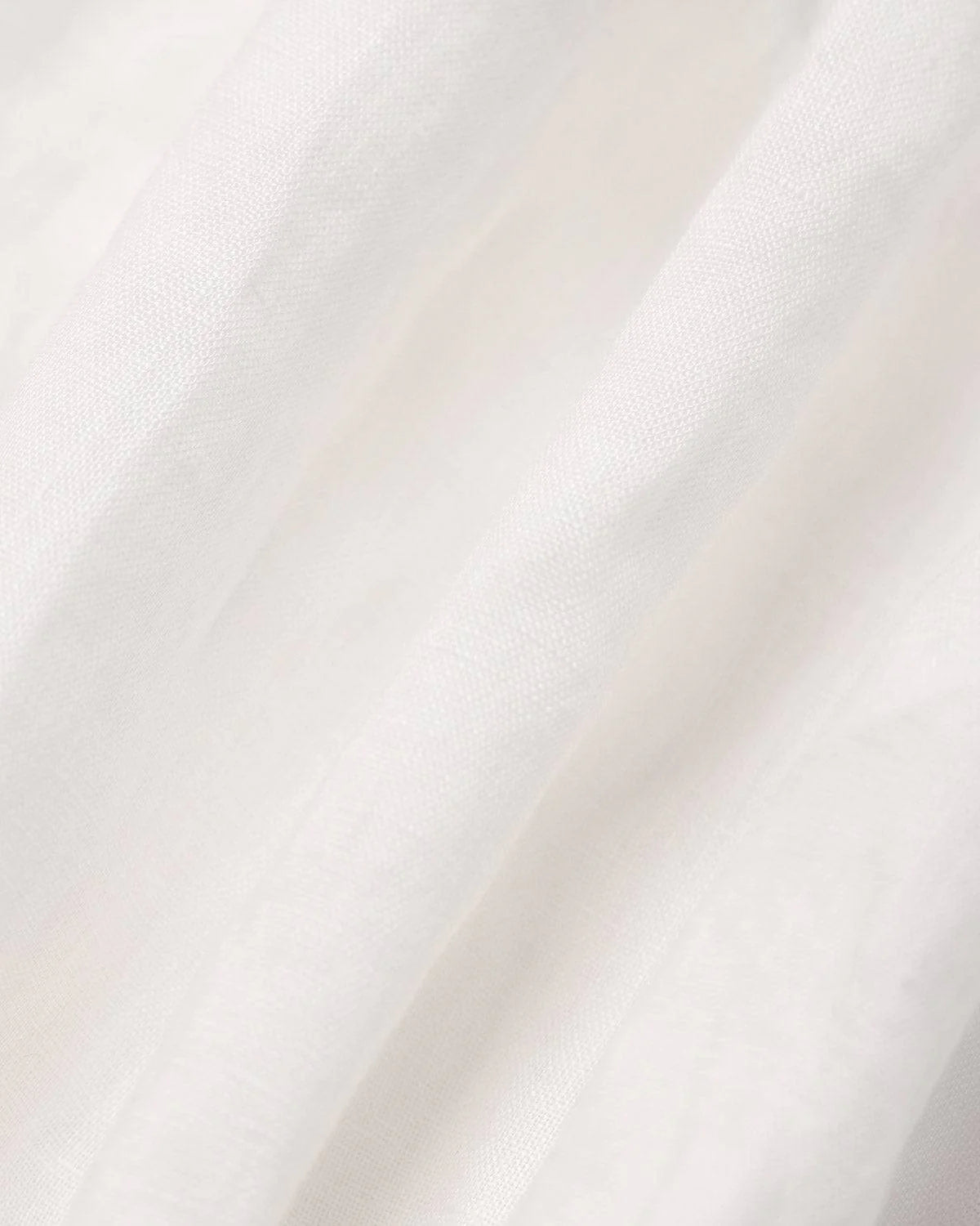Un vestido elegante y cómodo que realza tu figura.