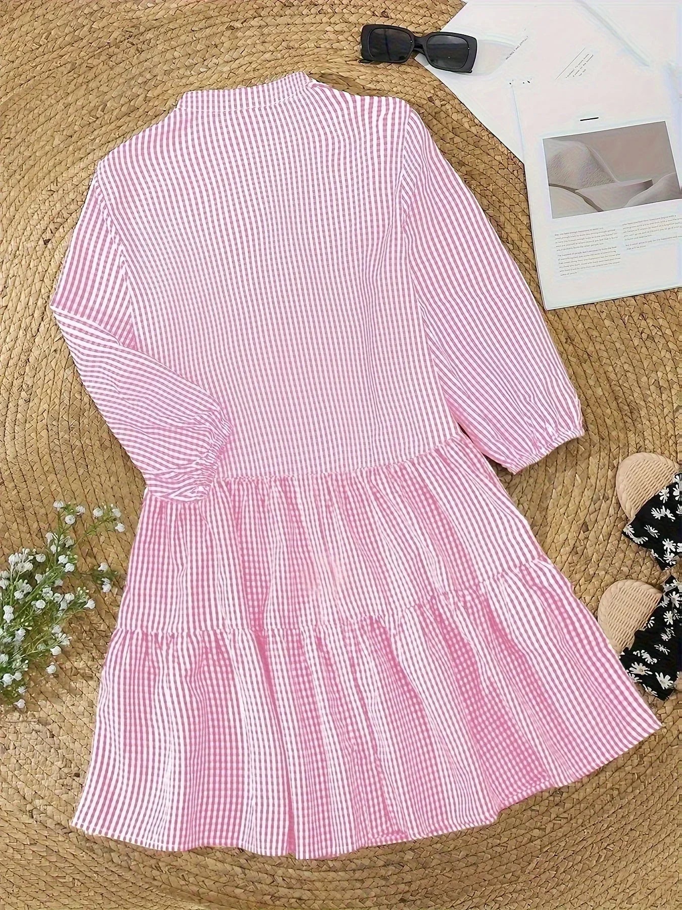 Vestido corto vichy de mujer con mangas 3/4 y cuello abotonado