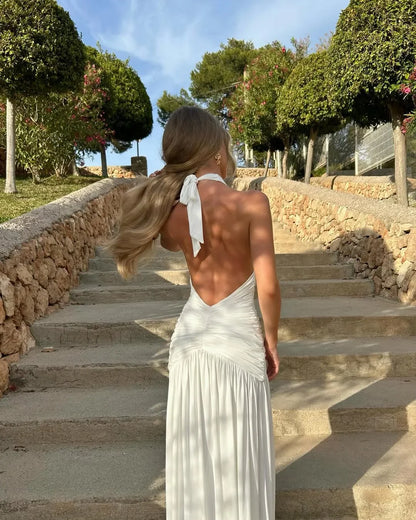 Vestido largo de verano de mujer blanco de espalda descubierta