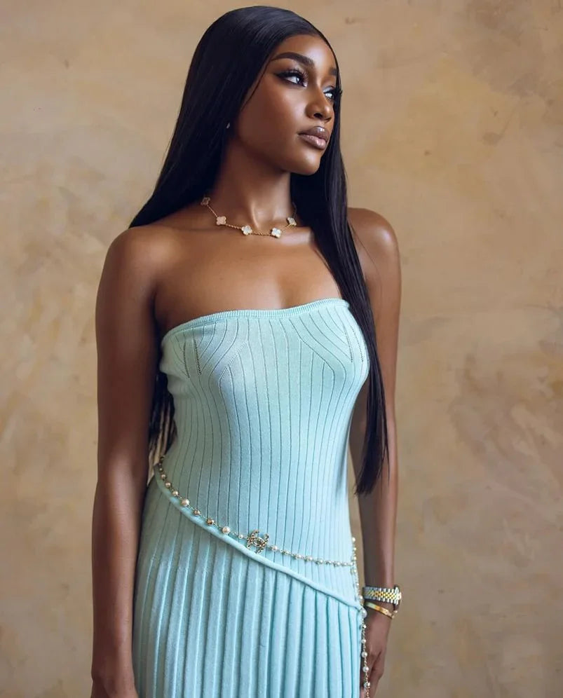 Vestido largo de verano de mujer azul plisado sin tirantes