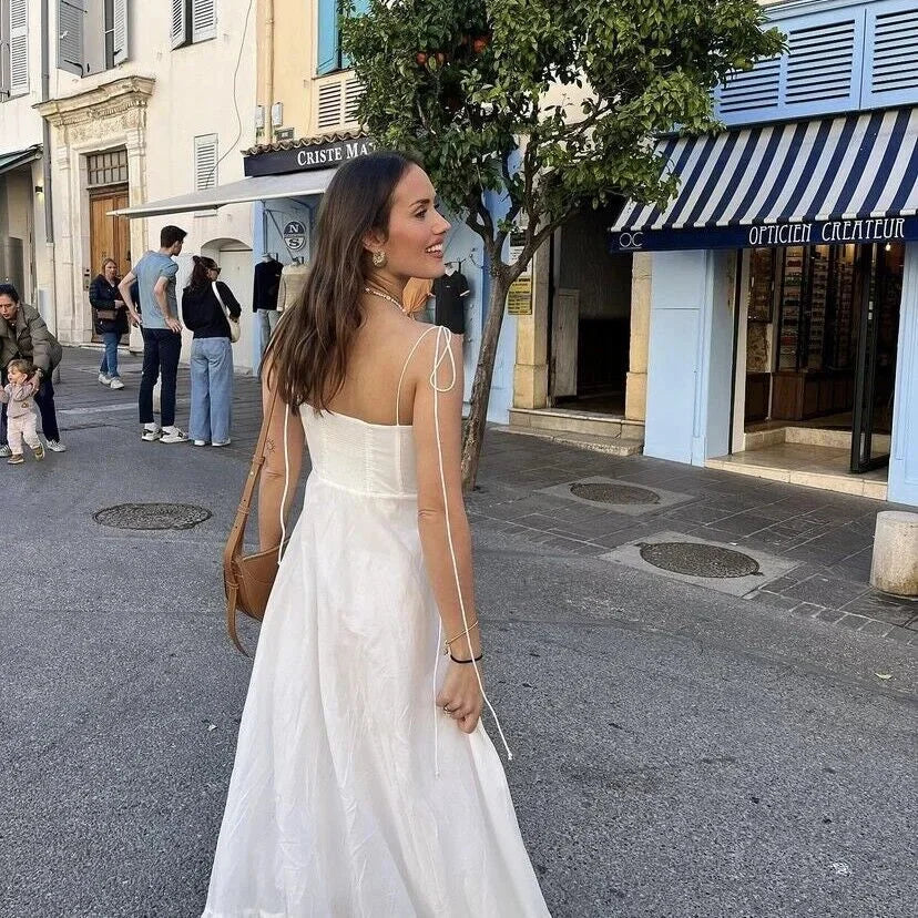Vestido largo blanco verano con busto fruncido y tirantes finos
