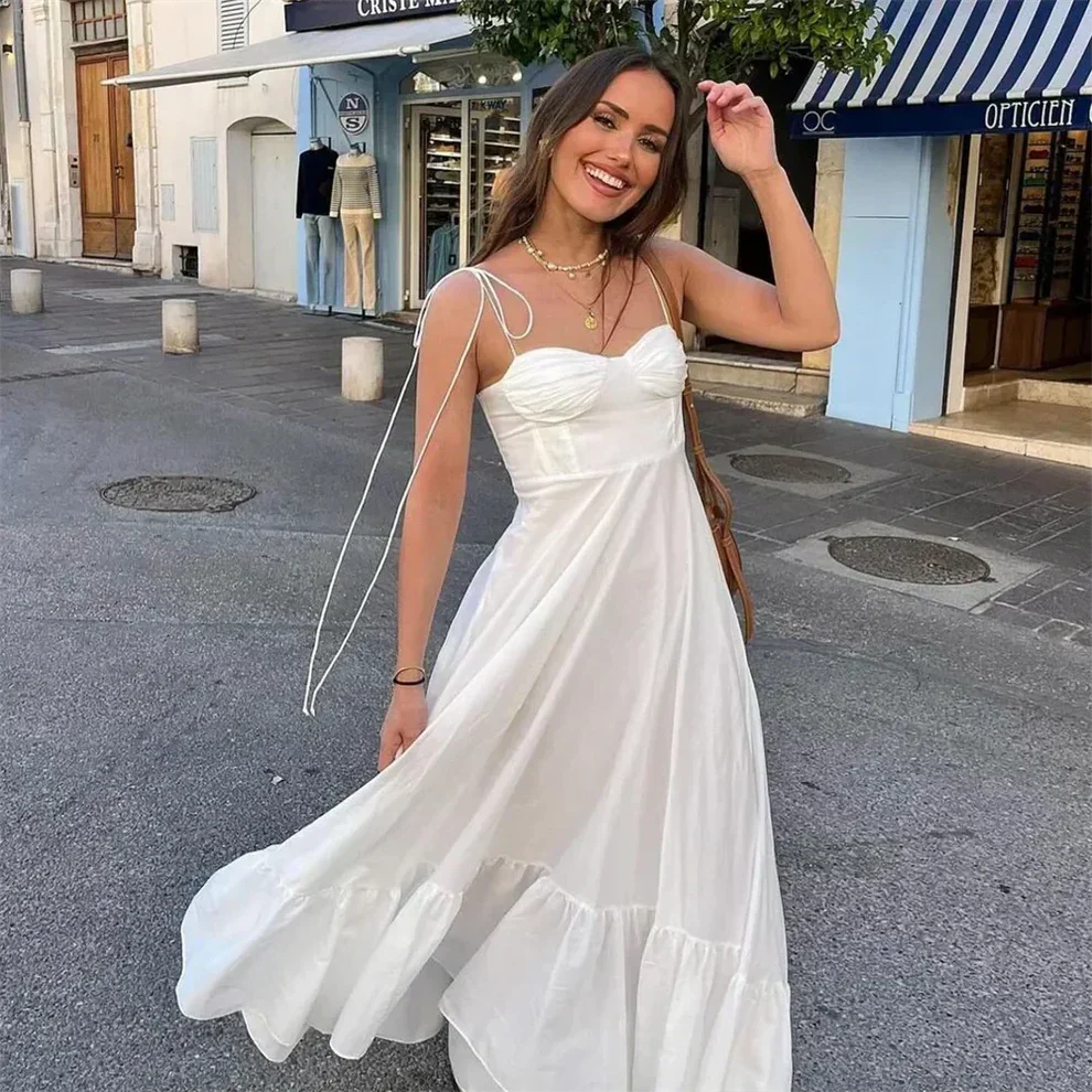 Vestido largo blanco verano con busto fruncido y tirantes finos