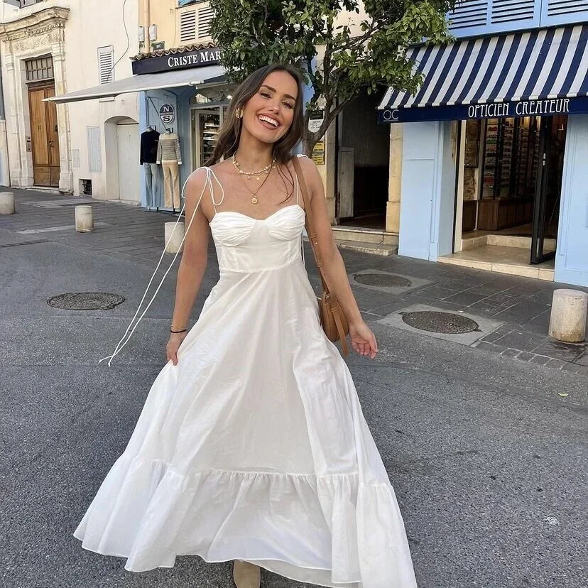 Vestido largo blanco verano con busto fruncido y tirantes finos