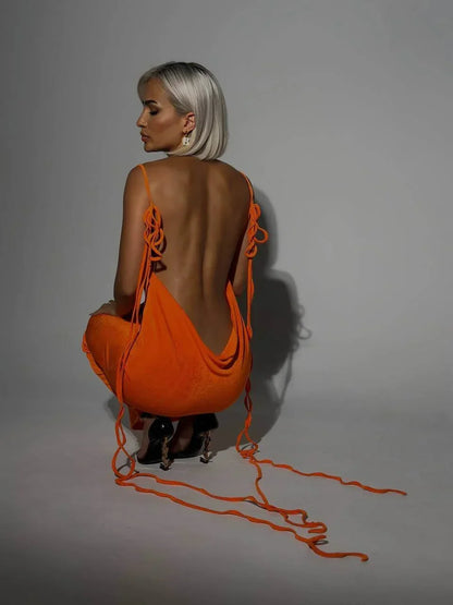 Vestido largo de mujer de espalda descubierta con cintas ajustables para fiesta