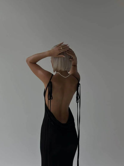 Vestido largo de mujer de espalda descubierta con cintas ajustables para fiesta
