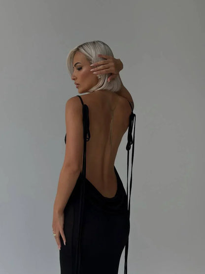 Vestido largo de mujer de espalda descubierta con cintas ajustables para fiesta