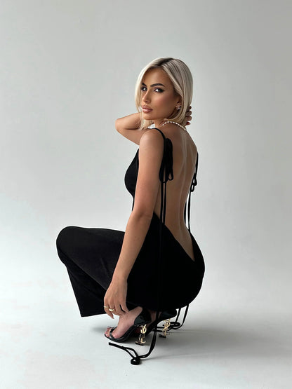Vestido largo de mujer de espalda descubierta con cintas ajustables para fiesta
