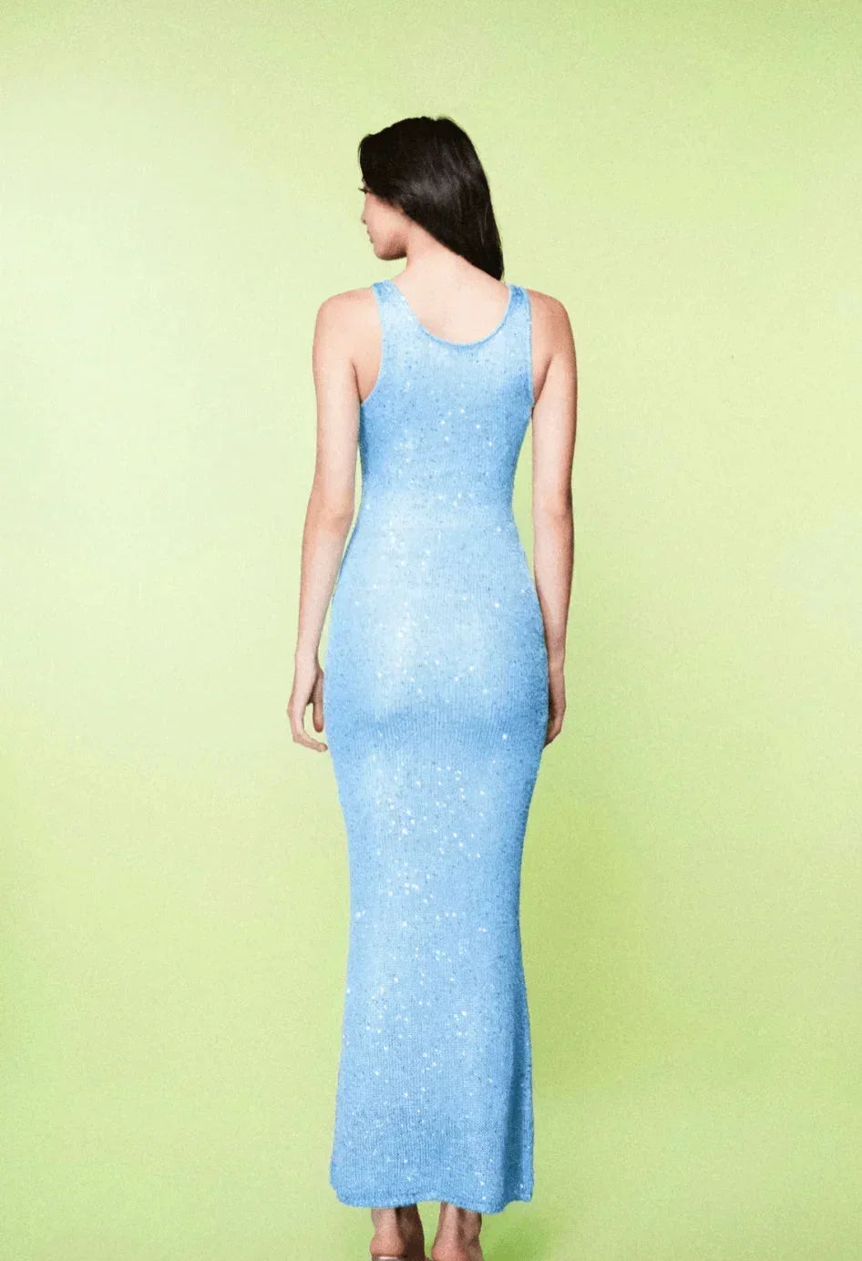 Vestido largo de mujer azul glacé sin mangas ajustado