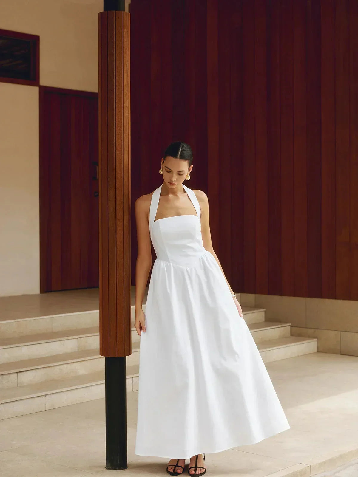 Vestido largo de mujer con cuello cuadrado y bolsillos integrados