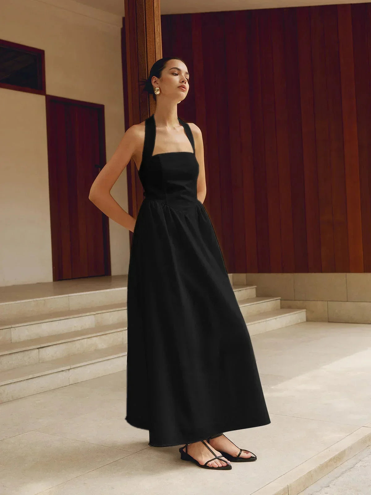 Vestido largo de mujer con cuello cuadrado y bolsillos integrados