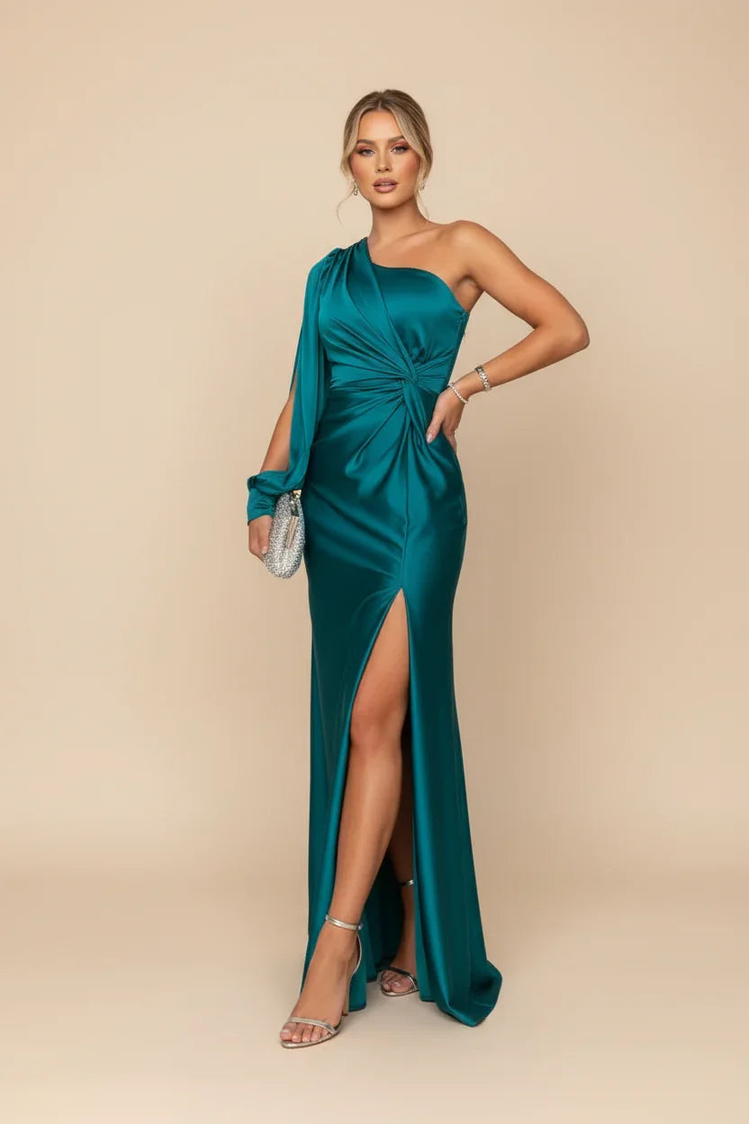 Vestido largo de mujer de satén con abertura