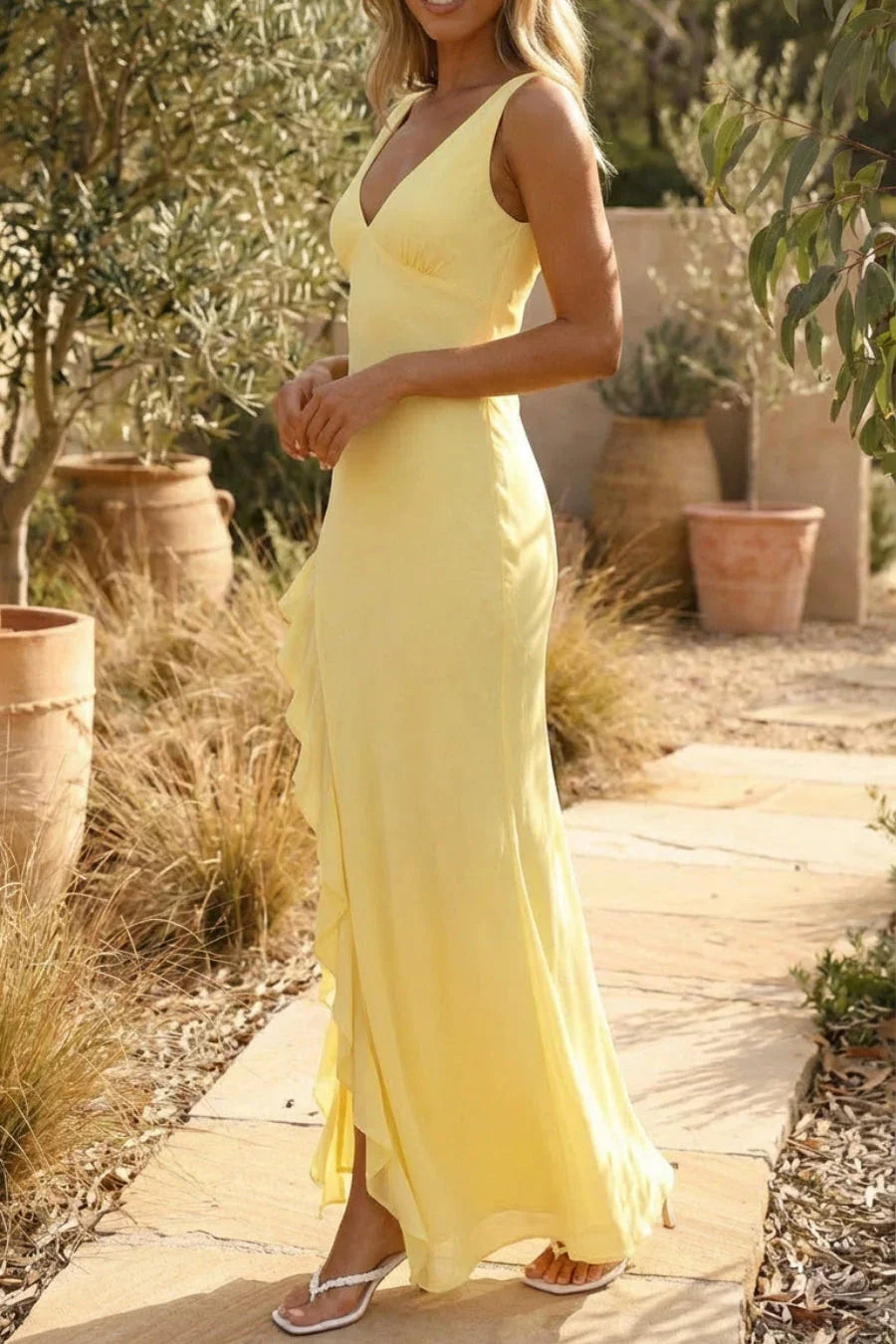 Vestido largo de mujer con abertura sin mangas