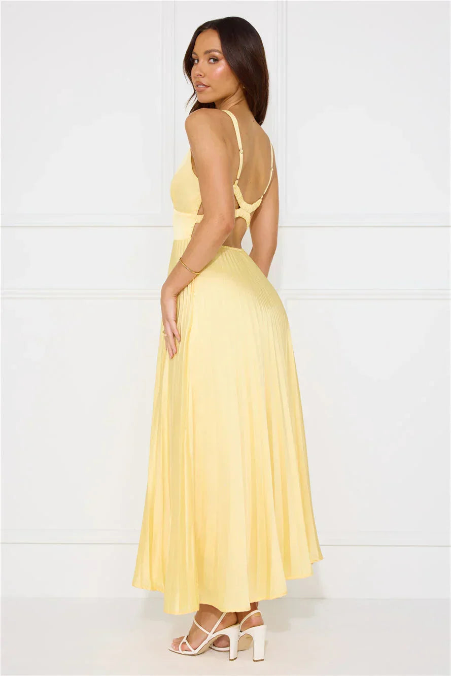 Vestido largo amarillo plisado para mujer