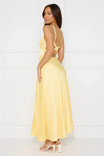 Vestido largo amarillo plisado para mujer