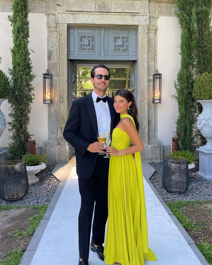 Vestido largo amarillo plisado para mujer