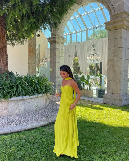Vestido largo amarillo plisado para mujer
