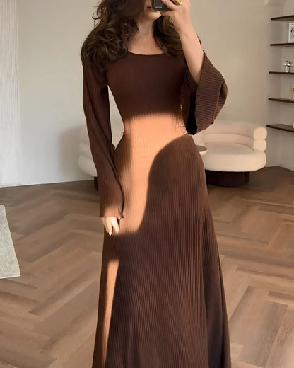 Vestido largo mujer lila con escote cuadrado y mangas largas