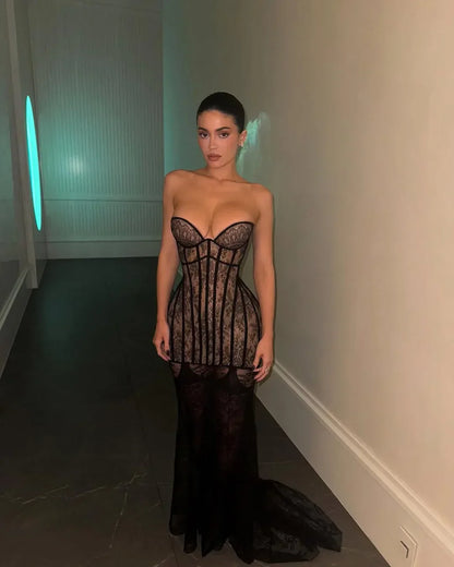 Vestido largo de mujer negro con corpiño de encaje