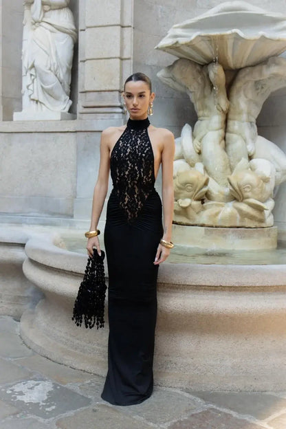 Vestido largo de mujer negro de espalda descubierta