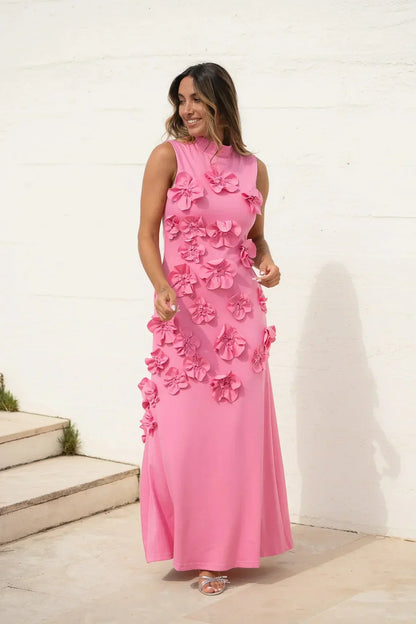 Vestido largo de mujer rosa sin mangas floreado