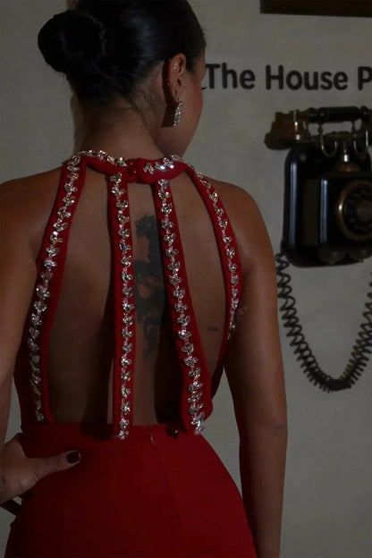 Vestido largo mujer rojo con tirantes de perlas