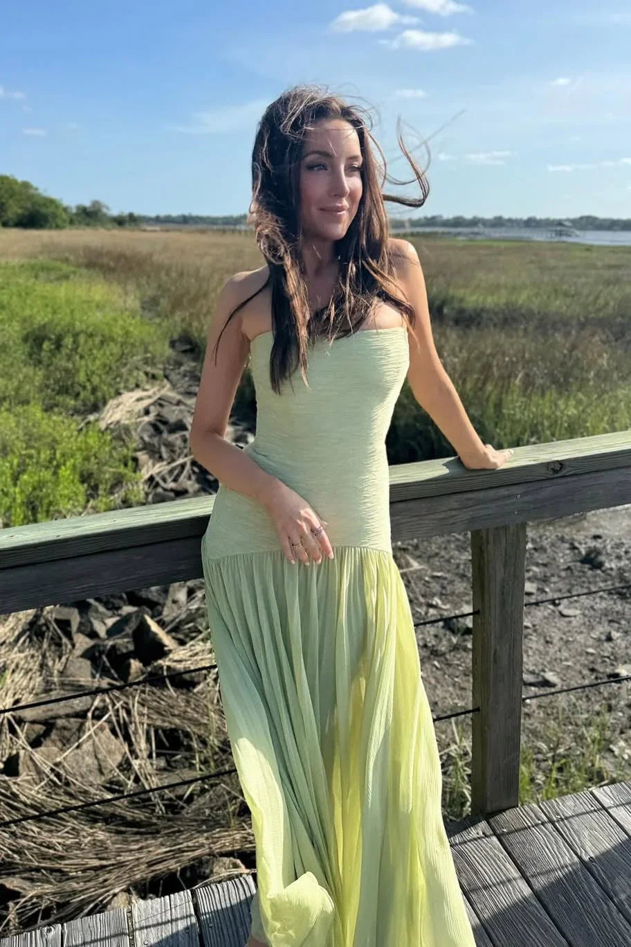 Vestido largo de mujer verde plisado