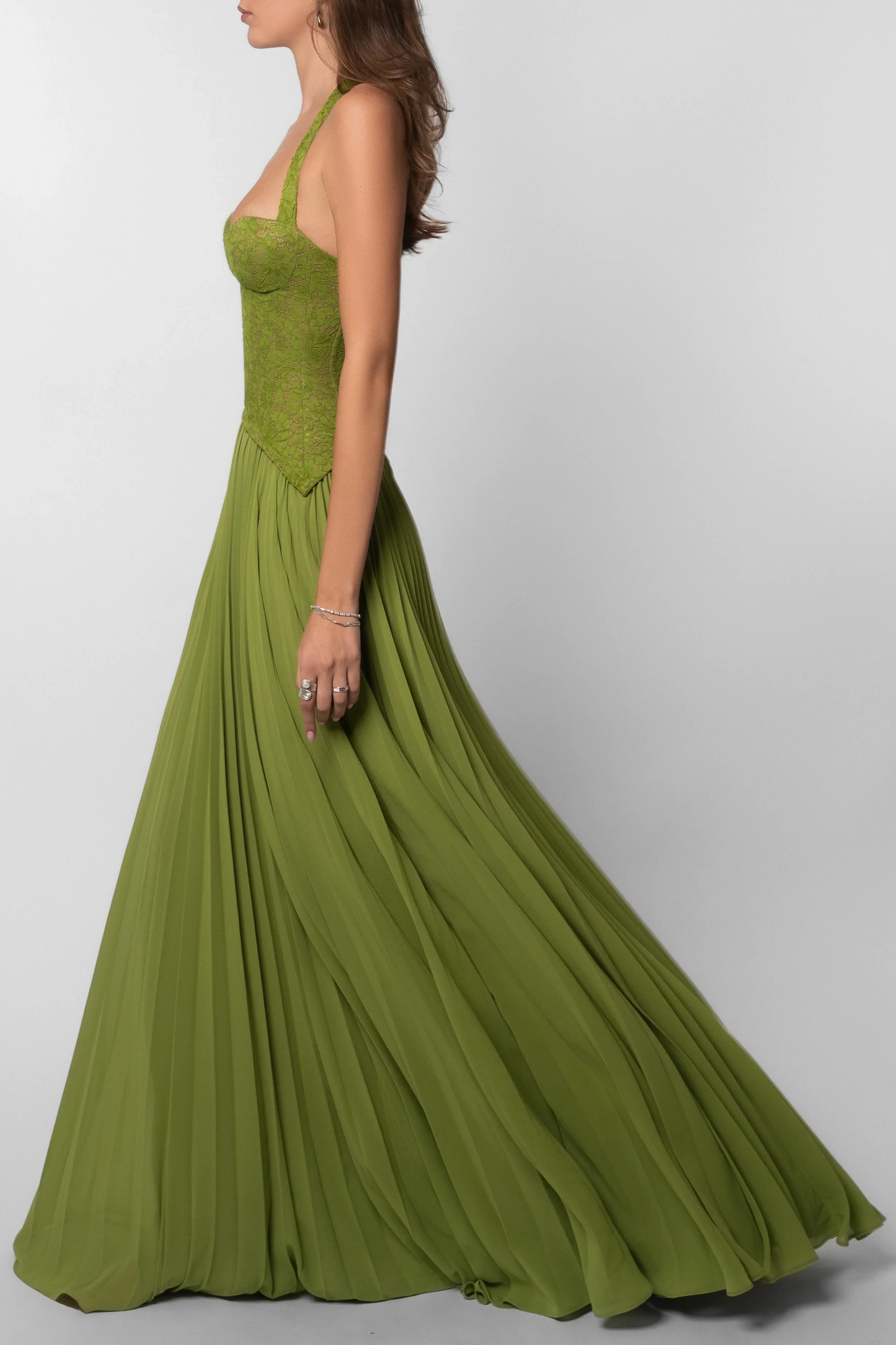 Vestido largo de mujer verde plisado con corsé