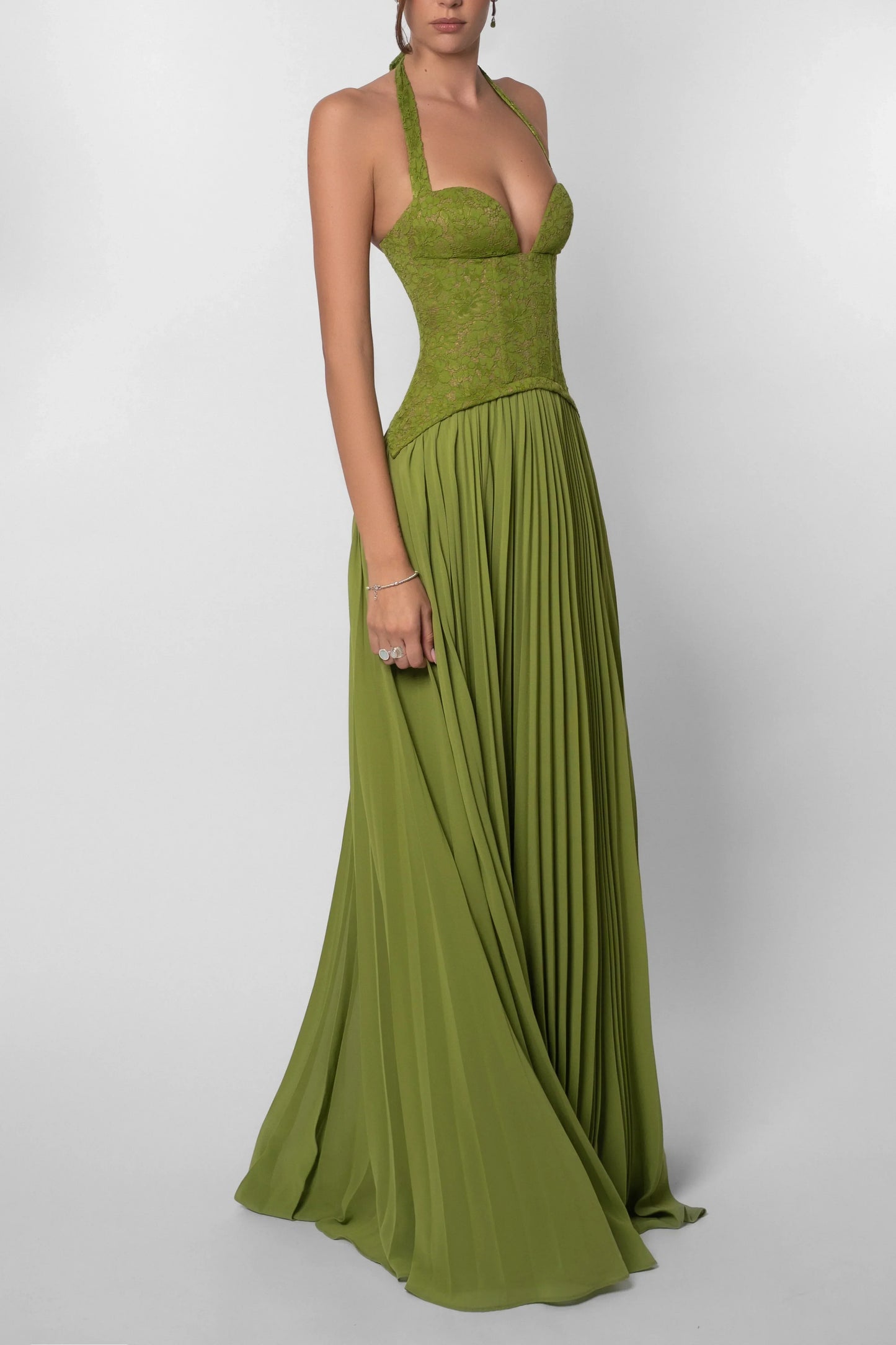 Vestido largo de mujer verde plisado con corsé