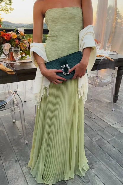 Vestido largo de mujer verde plisado